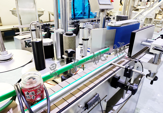 星火圆瓶酱料全自动贴标签机展示