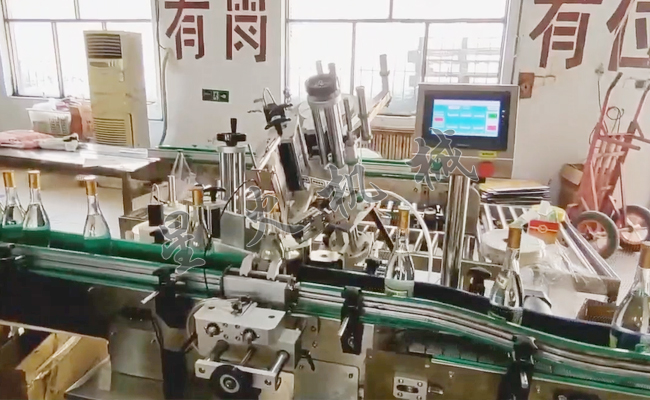 星火圆瓶全自动贴标签机展示