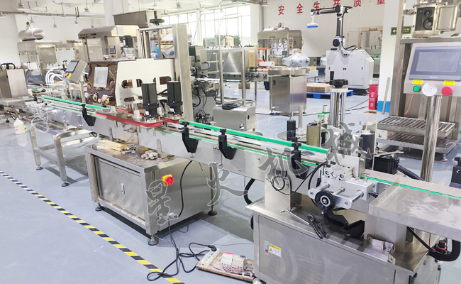 南京全自动贴灌装旋盖贴标生产线